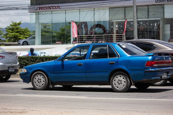 Приватне старого автомобіля Тойота Корона — стокове фото