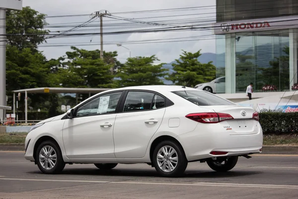 Nuevo coche sedán privado toyota Yaris ATIV Eco Car — Foto de Stock