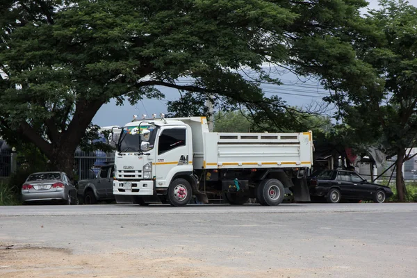 私人五十铃自卸车. — 图库照片