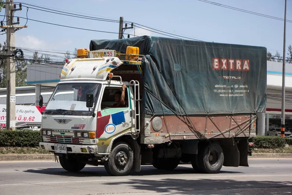 Prywatnego Hino Cargo ciężarówka. — Zdjęcie stockowe
