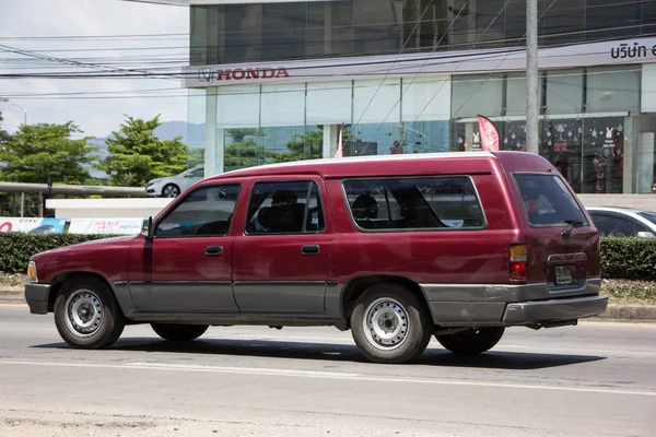 Camioneta privada Toyota Hilux . — Foto de Stock