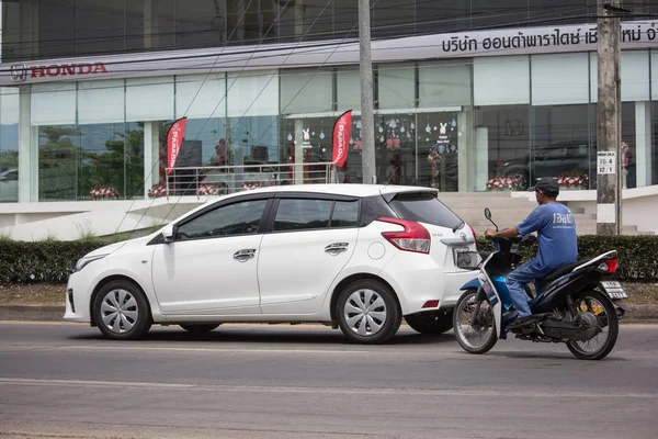 Carro privado Toyota Yaris Hatchback Eco Car — Fotografia de Stock