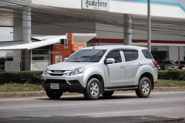 Carro privado SUV Isuzu Mu x Mu-x . — Fotografia de Stock