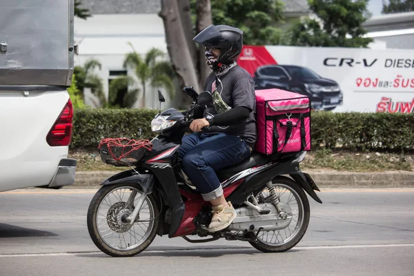 Doręczenie człowiek jeździć Motercycle of Food Panda — Zdjęcie stockowe