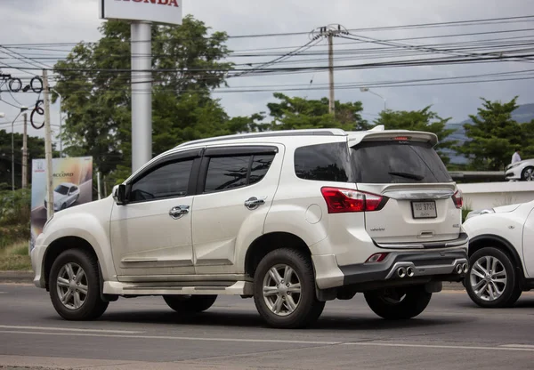 Soukromé Suv auta Isuzu Mu x Mu-x. — Stock fotografie