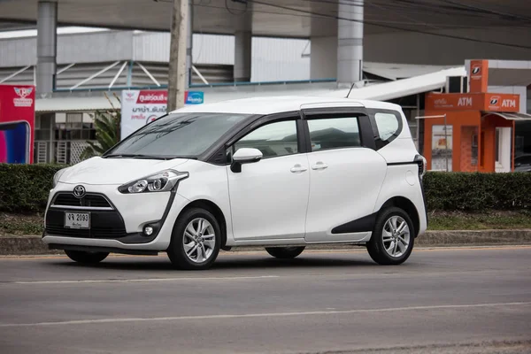 Toyota Sienta Mini Mpv Van. — Foto de Stock