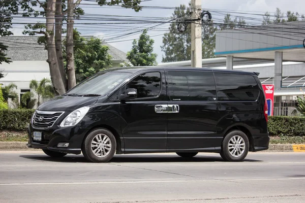 Prywatnego luksusowy Van z Hyundai Korea. Hyundai H1. — Zdjęcie stockowe