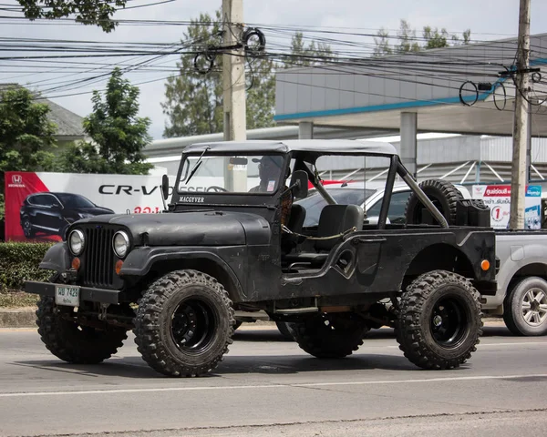 Staré auto Jeep soukromé. — Stock fotografie