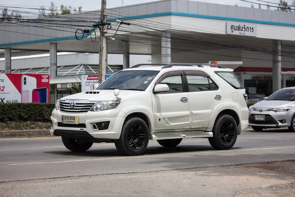 Soukromé Toyota Fortuner Suv auto. — Stock fotografie