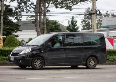 Er Peugeot Uzman Çadır Kamyoneti. 