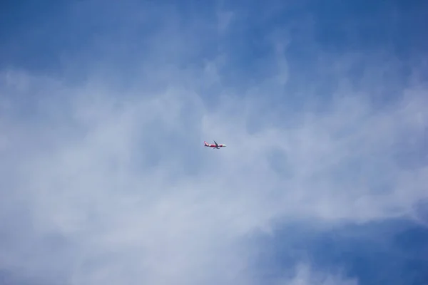 Airbus A320-200 z thajských Airasia. — Stock fotografie