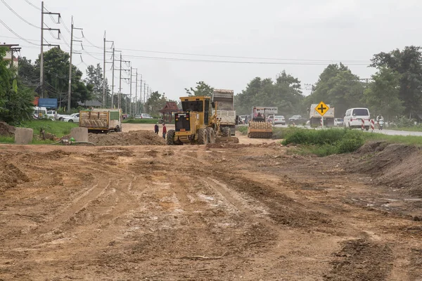  Cat 140k motor grader Şantiyede.