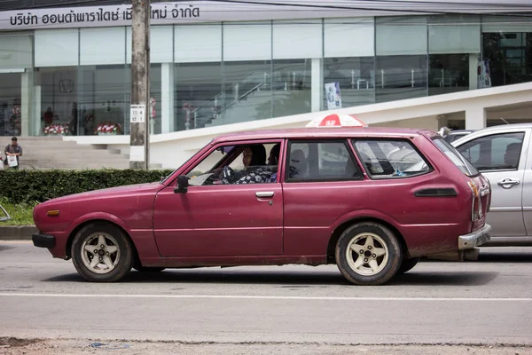 Prywatny stary samochód, Toyota Corolla — Zdjęcie stockowe