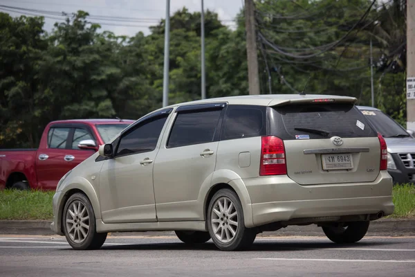 Carro privado MPV, Toyota Wish — Fotografia de Stock