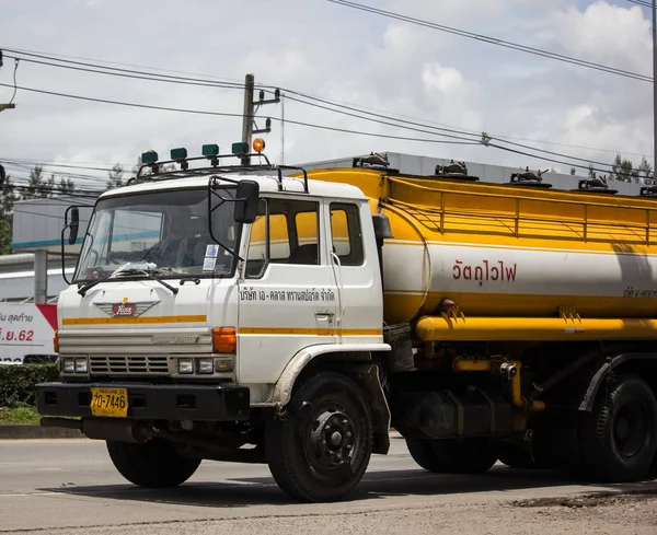 Camión de petróleo de una clase Compañía de transporte de petróleo — Foto de Stock