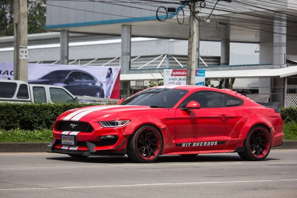 Nový sportovní automobil Ford Mustang. — Stock fotografie