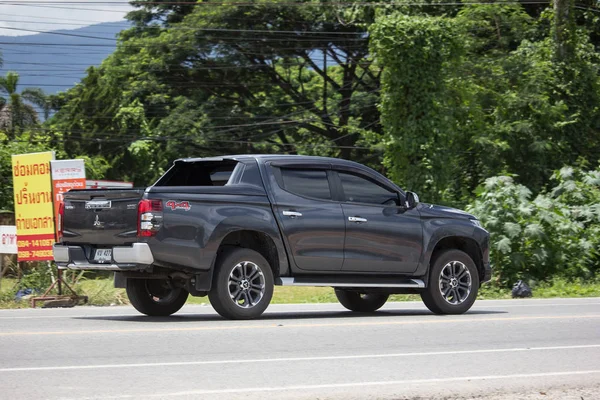 PKW, Mitsubishi Triton Pickup. — Stockfoto