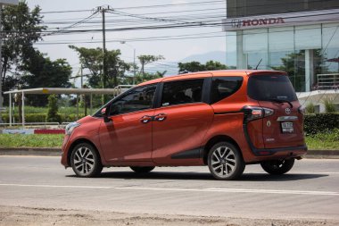  Toyota Sienta Mini Mpv Van. 