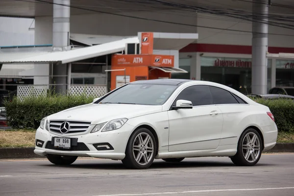 Carro de luxo Mercedes Benz E250 — Fotografia de Stock