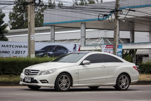 Coche de lujo Mercedes Benz E250 — Foto de Stock