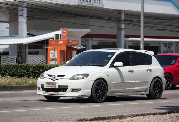 Privates Stadtauto, Mazda 3 — Stockfoto