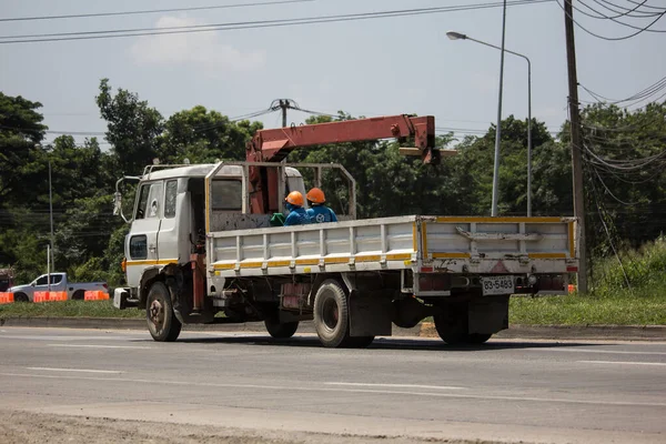 Caminhão guindaste Hino privado . — Fotografia de Stock