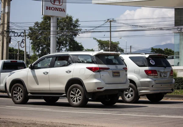 Soukromé Toyota Fortuner Suv auto. — Stock fotografie