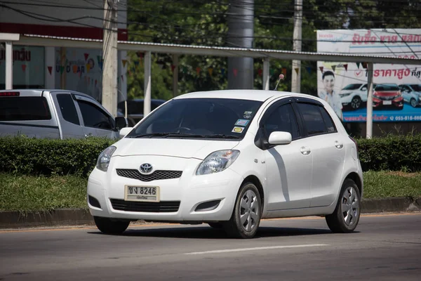 Coche privado toyota Yaris Hatchback Eco Car — Foto de Stock