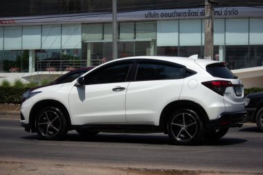 Chiangmai, Tayland - 27 Mayıs 2020: Özel araba Honda HRV City SUV Car. 1001 no 'lu yolda. Chiangmai şehrinden 18 km uzakta..