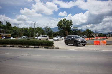 Chiangmai, Tayland - 6 Haziran 2020: Er Mitsubishi Pajero SUv Car. 1001 no 'lu yolda. Chiangmai şehrinden 18 km uzakta..