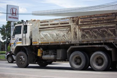 Chiangmai, Tayland - 23 Temmuz 2020: er Isuzu Çöp Kamyonu. 1001 no 'lu yolda. Chiangmai İş Alanından 18 km uzakta..
