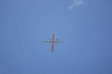 Chiangmai, Tayland - 11 Ağustos 2020 HS-DQG bombardıman uçağı Q400 NextGen of Nokair. Chiangmai Havaalanı 'ndan Udon Thani' ye hareket edin..