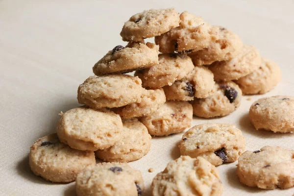Mini Choklad Chip Cookies Trä Bakgrund — Stockfoto