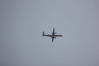 Chiangmai, Tayland - 27 Ağustos 2020: HS-DQC Bombardıman uçağı Q400 NextGen of Nokair. Chiangmai Havaalanı 'ndan Udon Thani' ye hareket edin..