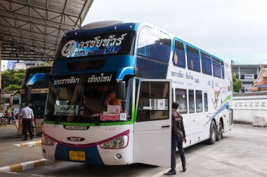 Chiangmai, Tayland - 10 Ekim 2020 Nakhonchai Tur Şirketi. Rota Nakhon ratchasima ve Chiangmai. Fotoğraf: Chiangmai otobüs durağı, Tayland.