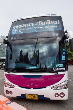 Chiangmai, Tayland - 10 Ekim 2020: Sombattour Otobüs Şirketi. Fotoğraf: Chiangmai otobüs durağı, Tayland.