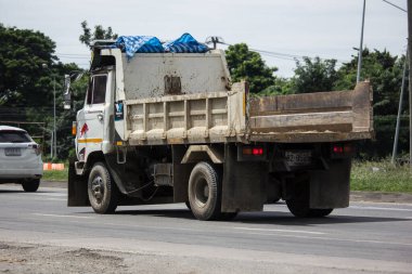 Chiangmai, Tayland - 10 Ekim 2020 Özel Hino Çöp Kamyonu. 1001 no 'lu yolda. Chiangmai İş Alanından 18 km uzakta..