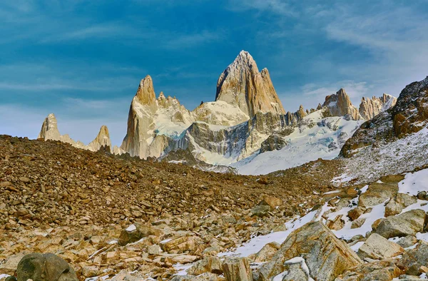 Uitzicht op Mount Fitzroy tijdens zonsopgang. Argentijns Patagonië in het najaar — Stockfoto