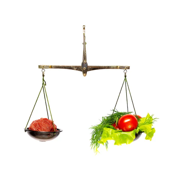 健康食品和健康食品上 scales.dieting concept.isolated. — 图库照片