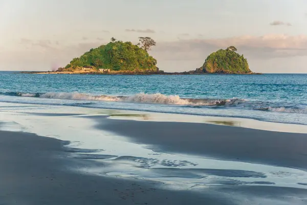 Vista panorâmica da praia gêmea em El Nido, Palawan, Filipinas — Fotografia de Stock