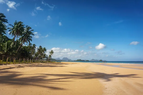 Vista panorâmica da praia gêmea em El Nido, Palawan, Filipinas — Fotografia de Stock