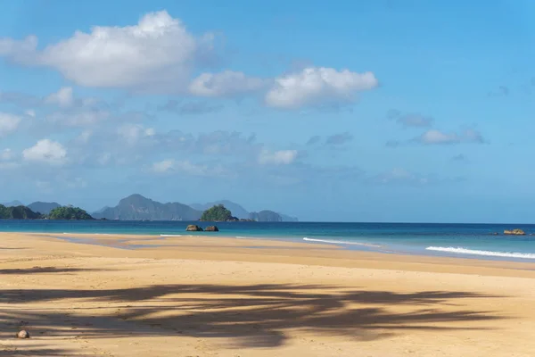 Vista panorâmica da praia gêmea em El Nido, Palawan, Filipinas — Fotografia de Stock