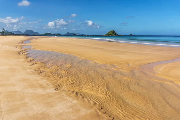 Vista panorâmica da praia gêmea em El Nido, Palawan, Filipinas — Fotografia de Stock