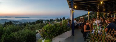 Yunanistan, Kos Adası, Zia Köyü, gün batımı, teras, akşam yemeği, gözlem güvertesi,