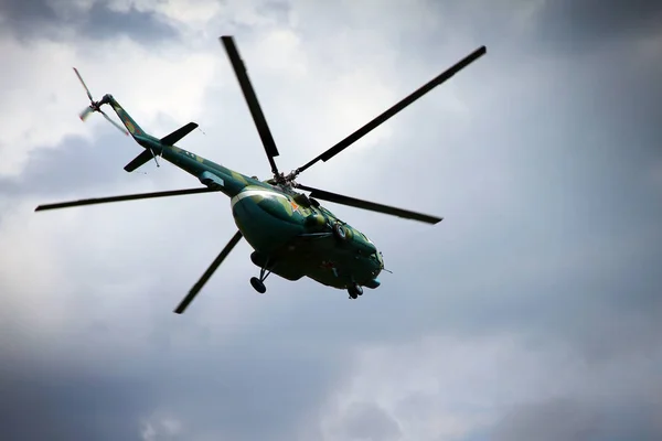 Vista Del Helicóptero Militar Ruso Volador — Foto de Stock