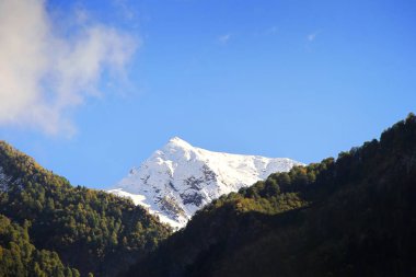 Dağ doruklarına Krasnaya Polyana, köyün Rosa Khutor, kış sporları beldesi Soçi, Krasnodar Krayı, Rusya, Kafkasya