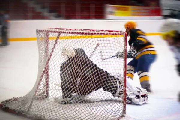 Hockey goalie — Stock Photo, Image