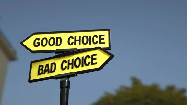 Road Sign Good Choice Bad Choice Words Image — Stock Photo, Image