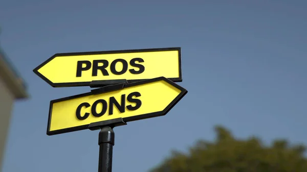 Road Sign Pros Cons Words Image — Stock Photo, Image