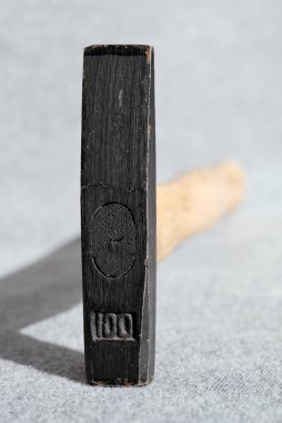 Küçük çekiç ev işi kapatmak için. Sığ derinlik-in tarla